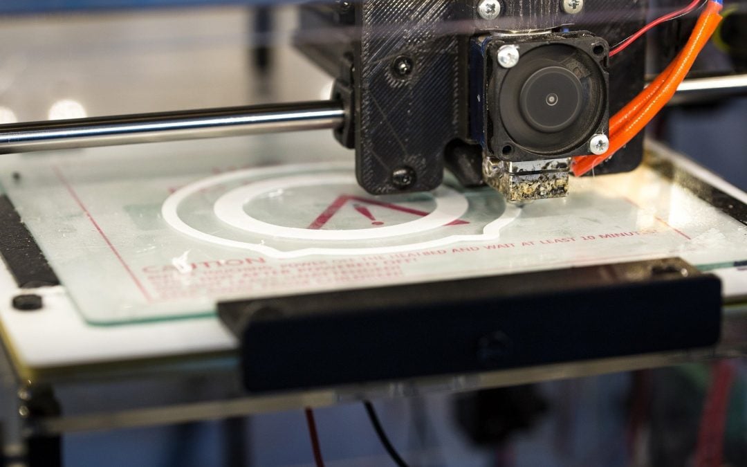 3D printer making a custom 3D Ornmanet